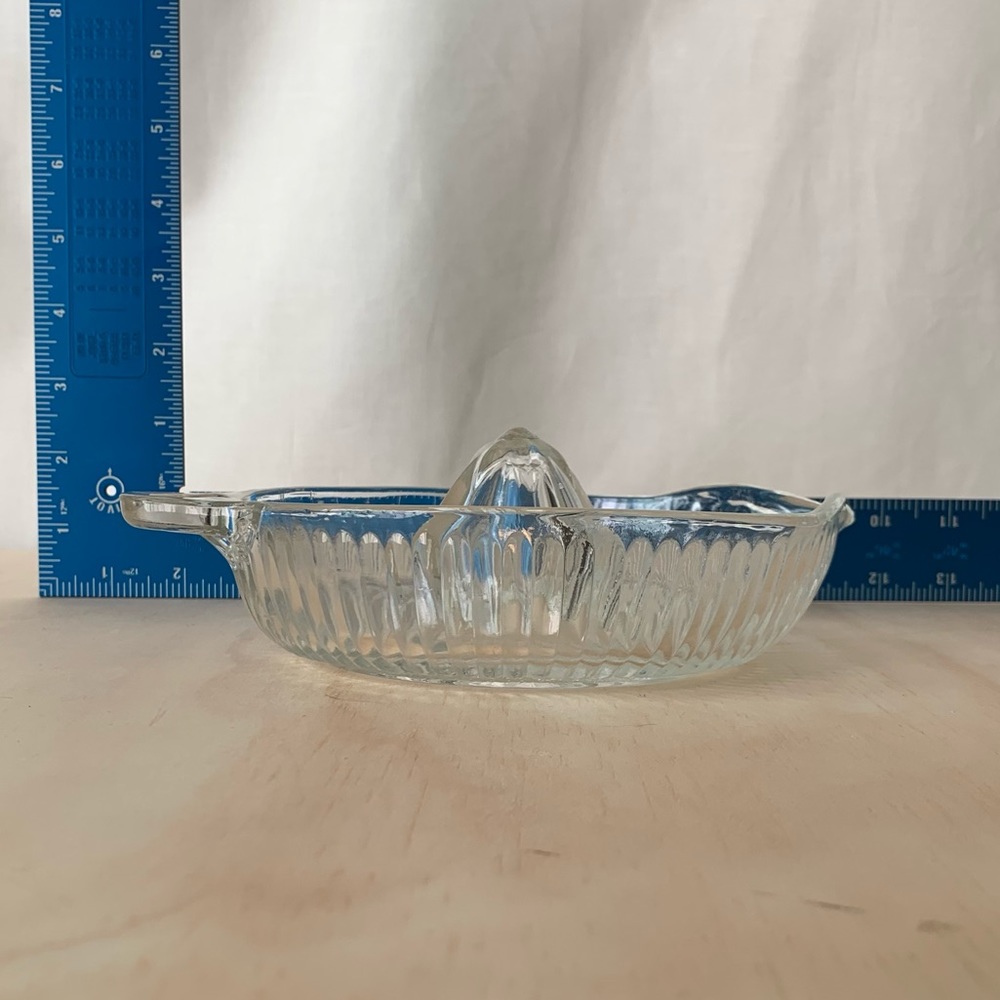 Clear Ribbed Juicer - Picture 6 of 7